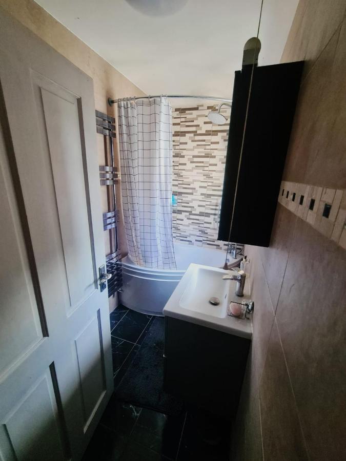 Apartament Shaz,S House Cowley  Zewnętrze zdjęcie