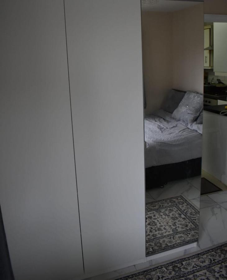 Apartament Shaz,S House Cowley  Zewnętrze zdjęcie